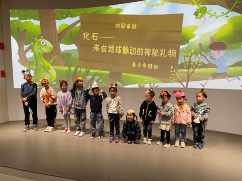 平?jīng)鍪胁┪镳^ 十一假期研學(xué)游系列活動，樹立公共文化惠民新標(biāo)桿